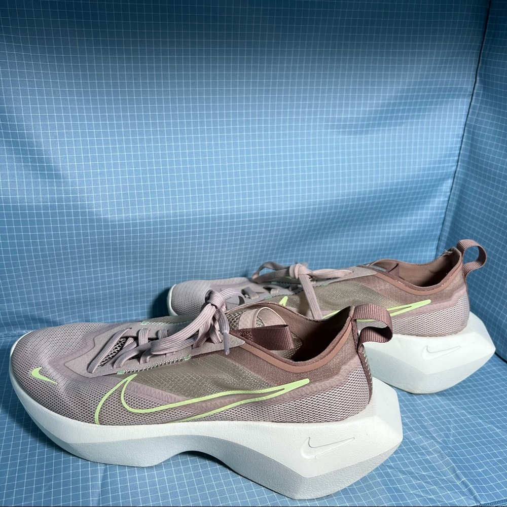 Women’s Nike Vista Lite (Fossil Stone) Size 8.5